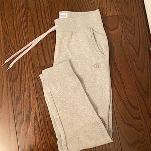 Champion jogging pants in size womens medium. Light grey